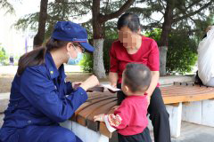 青島消防宣傳進(jìn)公園 “防火秘籍”暖人心
